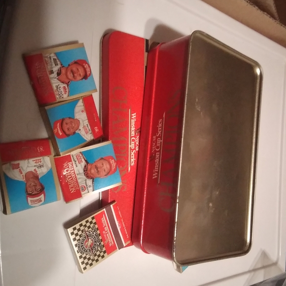 Winston Cup 25th anniversary tin - Picture 4 of 4